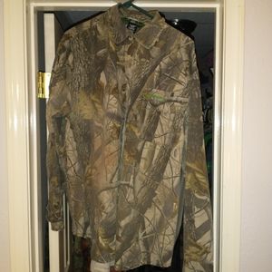 Realtree Long sleeve button down shirt
